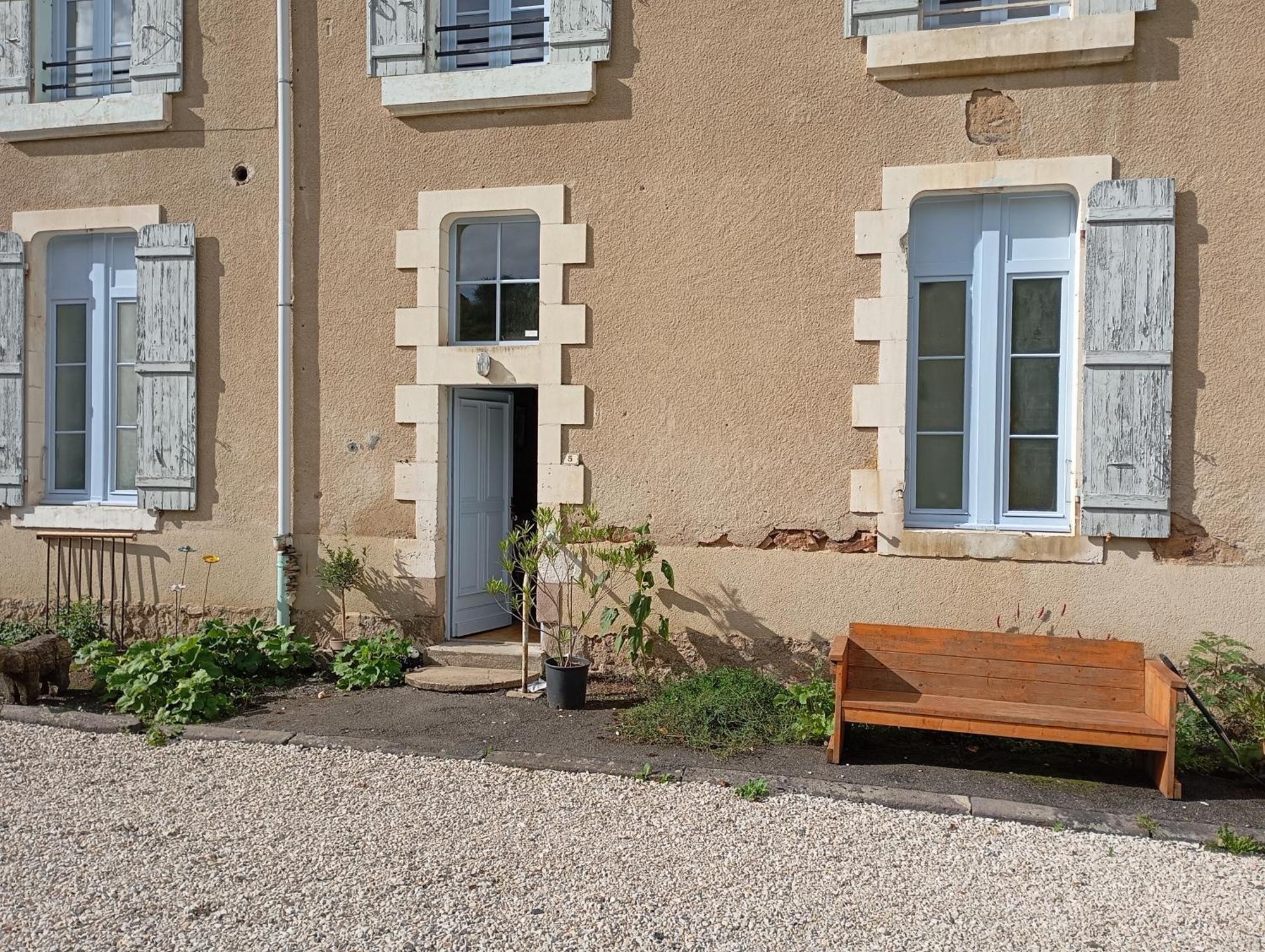 L' Ancienne Ecole Du Morvan Larochemillay ภายนอก รูปภาพ